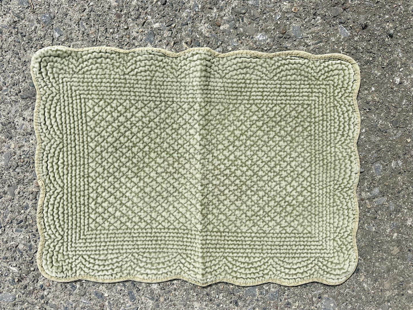Spisebrikke velur 35x50 cm Olivo