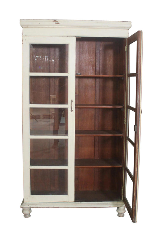 skap med glass nr 38