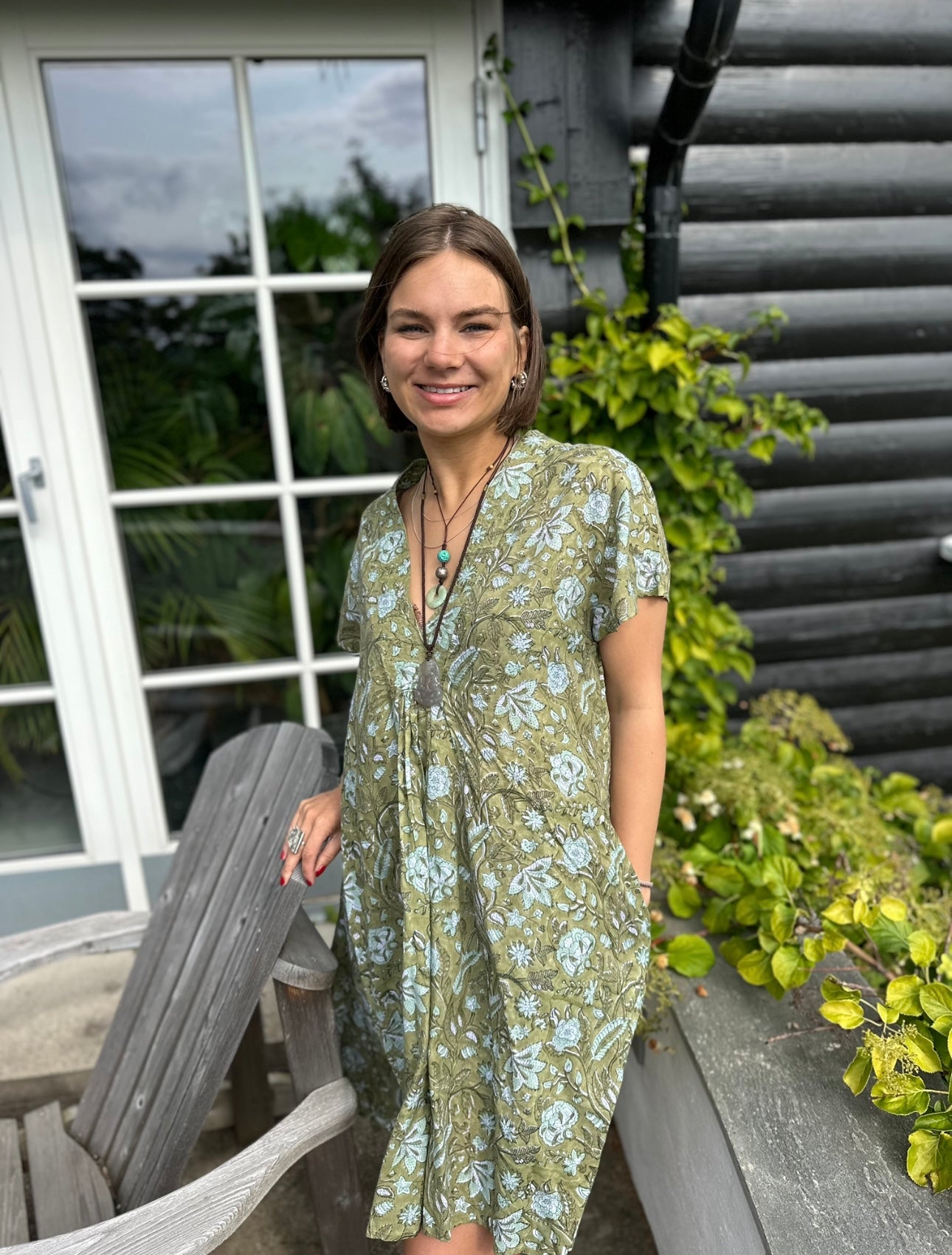 Lene kort kjole v-hals green