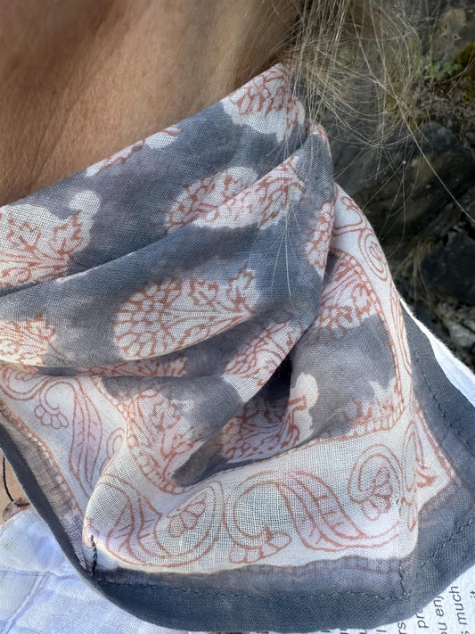 Arles lite skjerf Steel grey