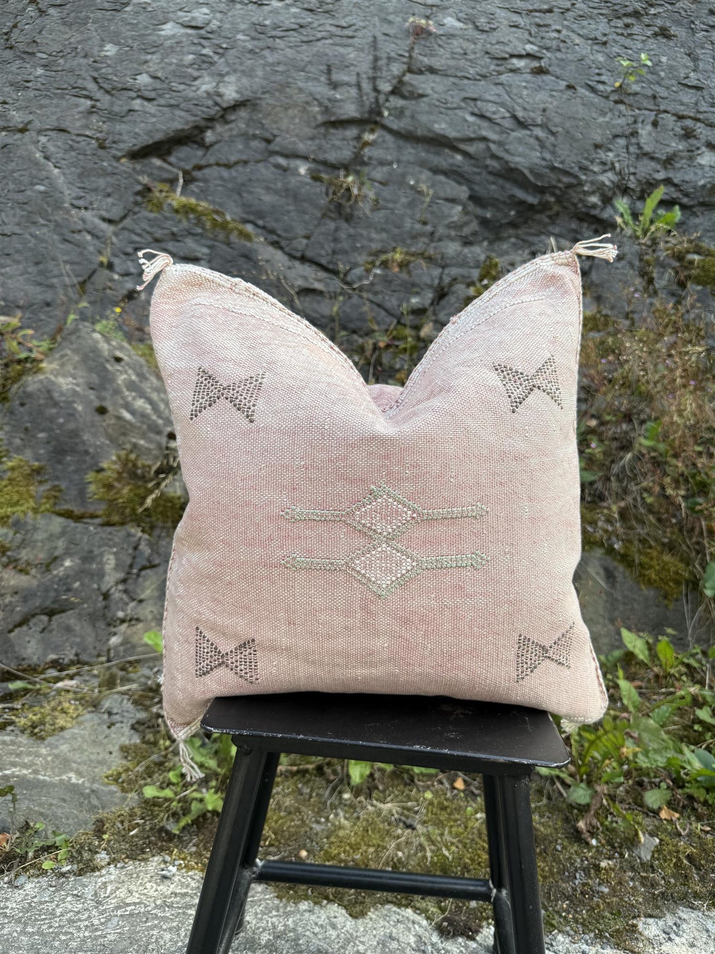 Putetrekk kaktus silke 50 x 50 cm rosa m brunt og grønt ønter