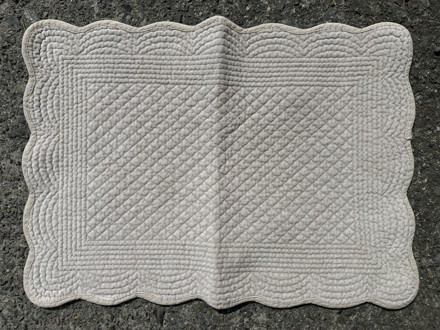 Spisebrikke velur 35x50 cm Grey beige