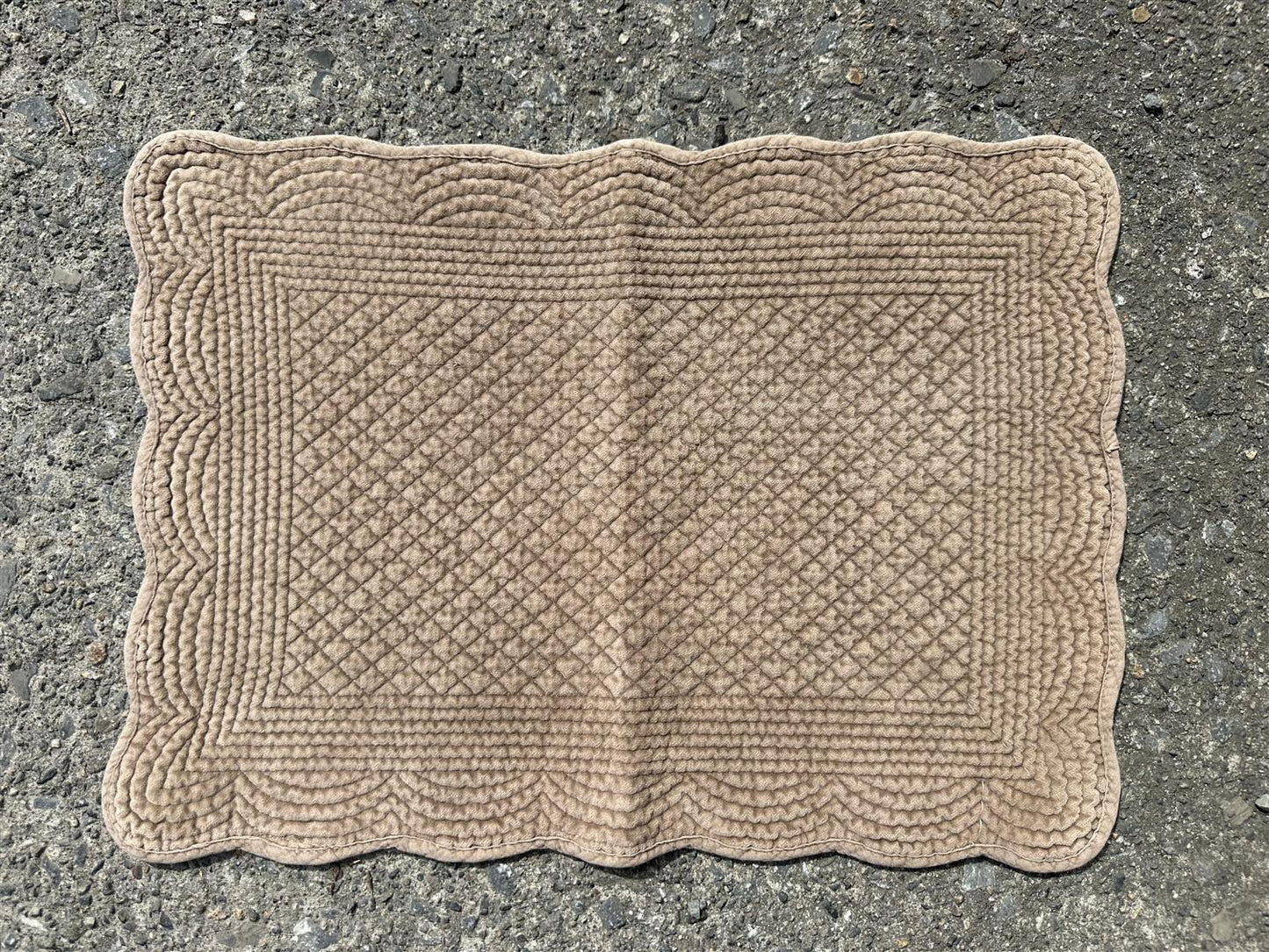 Spisebrikke velur 35x50 cm Latte