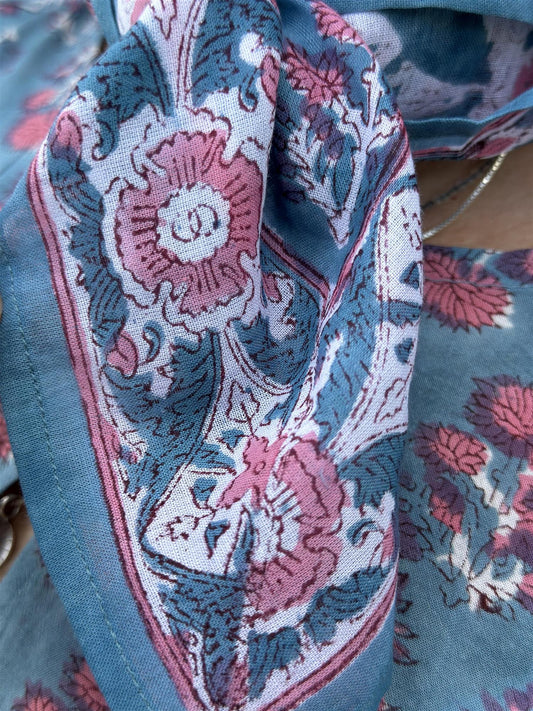 Cathrine lite skjerf sky blue