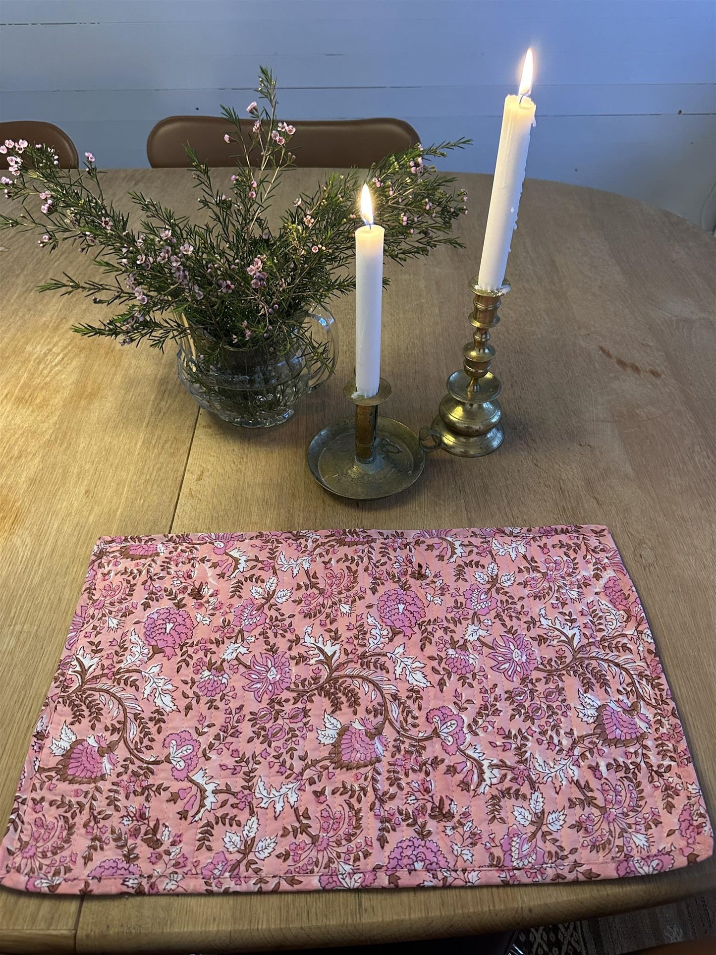 Spisebrikke Fleur pink avlang blokktrykket