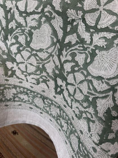 Duk 100% lin blokktrykket mønster 150x350 cm natur & grønn