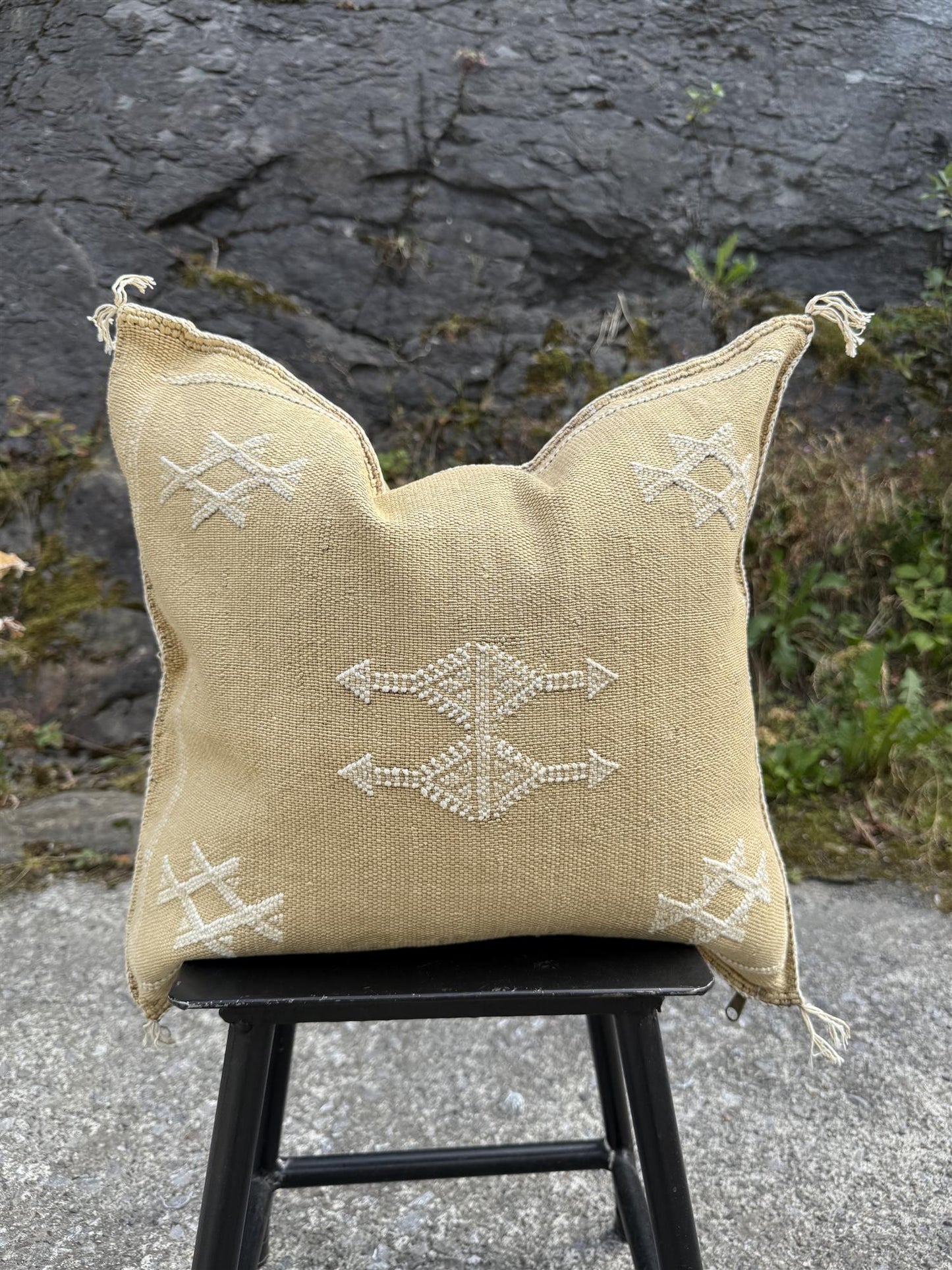 Putetrekk kaktus silke 50 x 50 cm gul m hvitt mønster