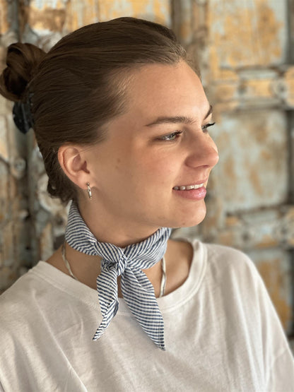 Betty stripet skjerf blå
