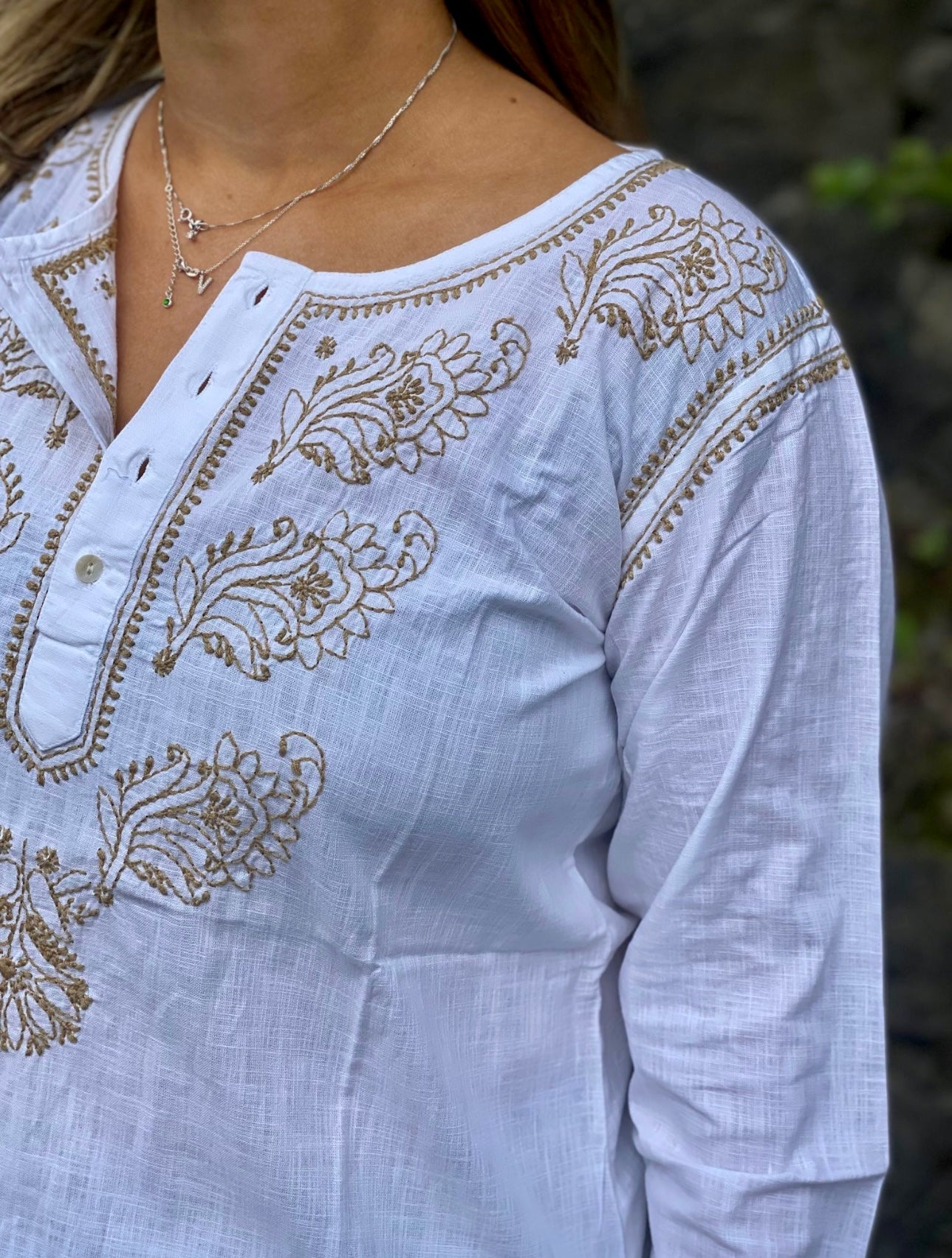 Bluse håndbrodert 100% lin