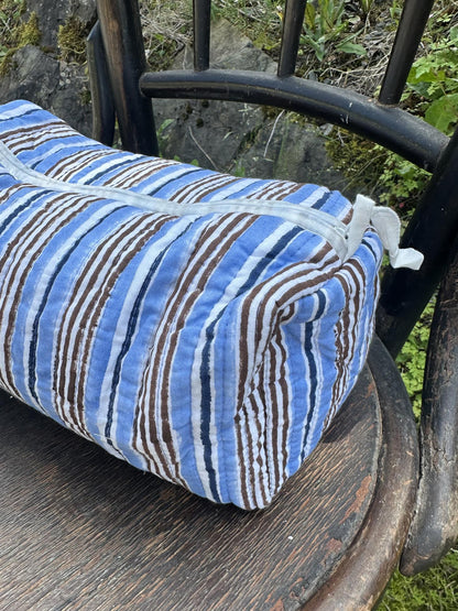 Toalettmappe blokktrykket stripe blues