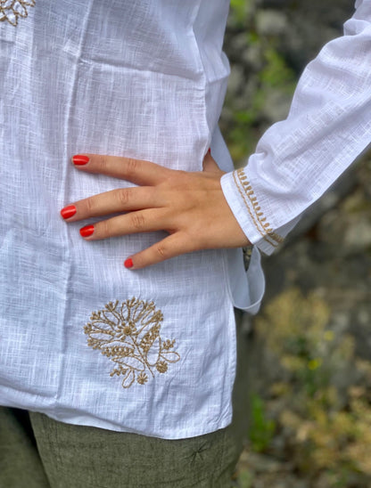 Bluse håndbrodert 100% lin