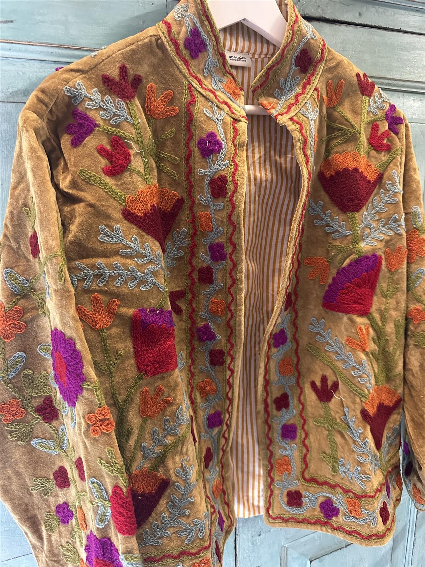 Anouska jakke velur med broderier olive