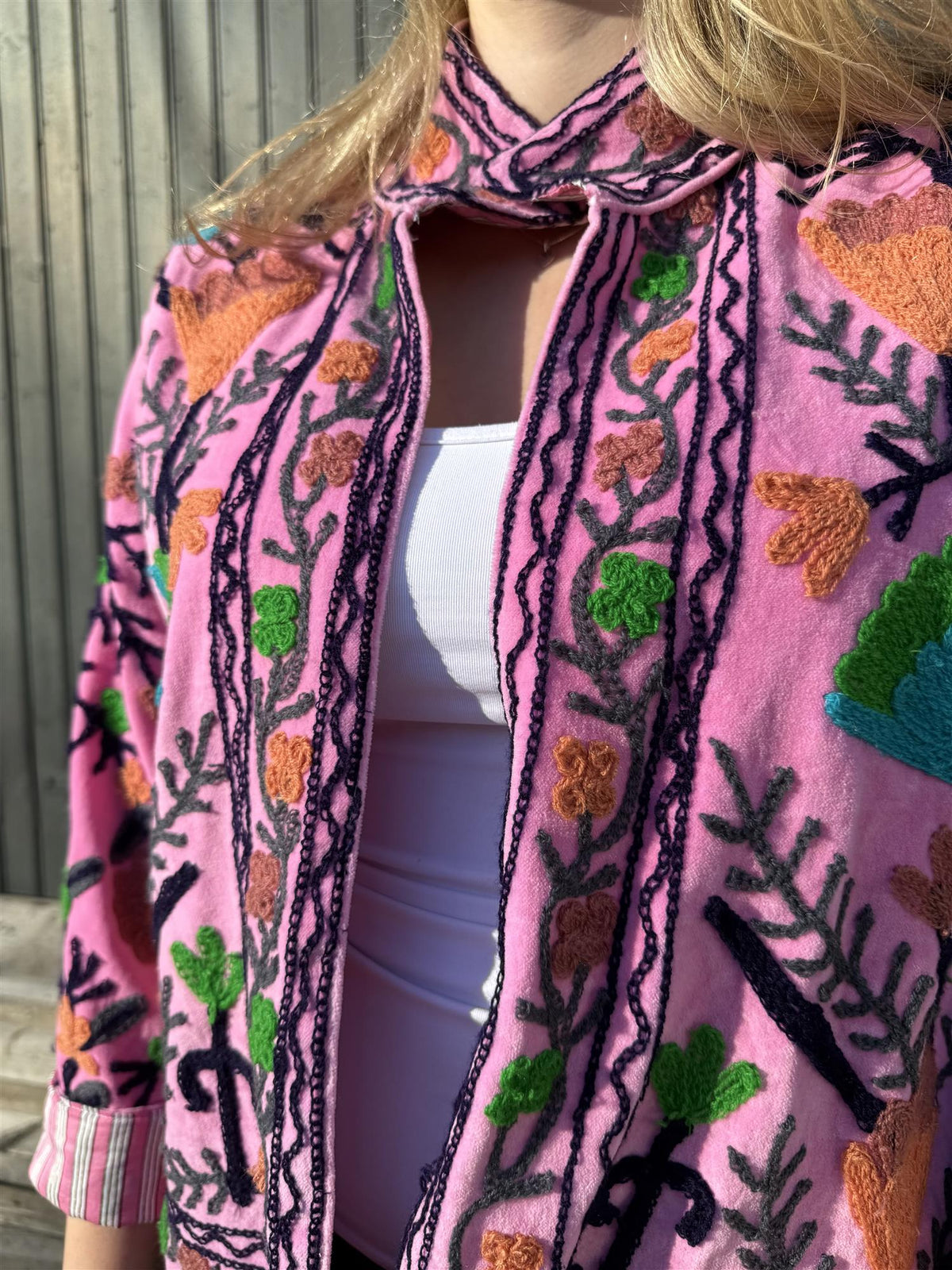 Anouska jakke velur med broderier light pink