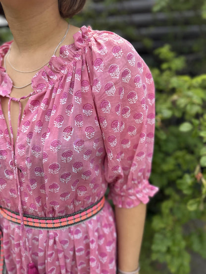 Kristin lang kjole pink