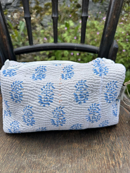 Toalettmappe M vintage kantha stoff hvit Nr 2