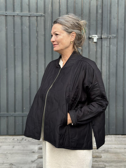 Quiltet jakke sort
