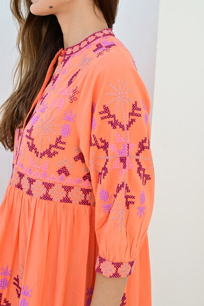 Narbonne kjole med broderier orange