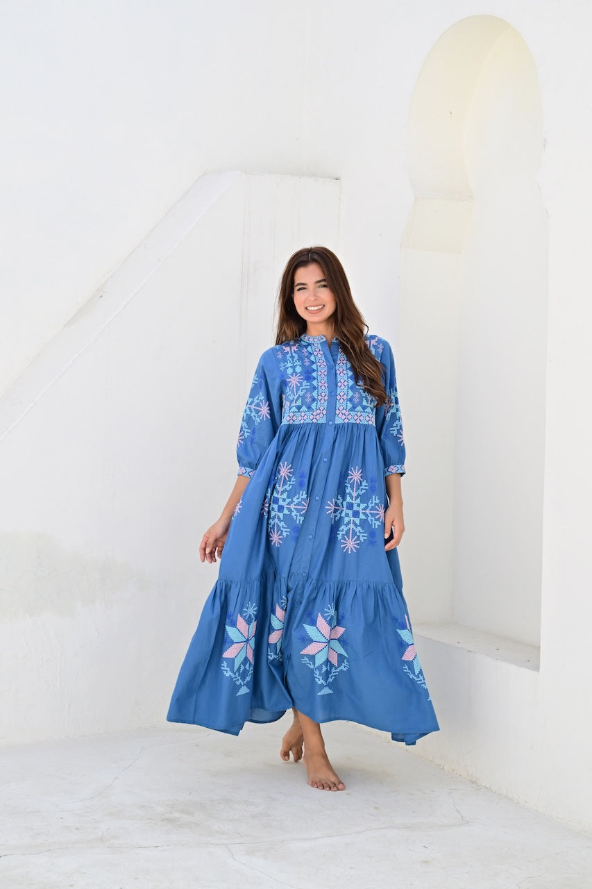 Narbonne kjole med broderier blue
