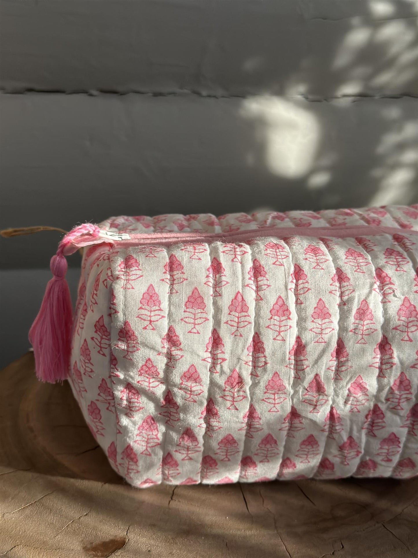 Toalettmappe blokktrykket pink buti