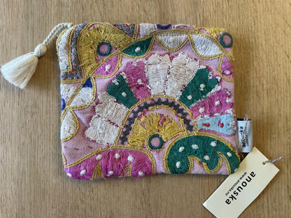 Pung med vintage broderier Nr 11