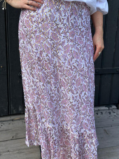 Ea langt skjørt gulltråd white & purple