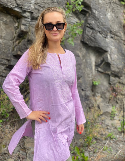 Tunika håndbrodert syrin