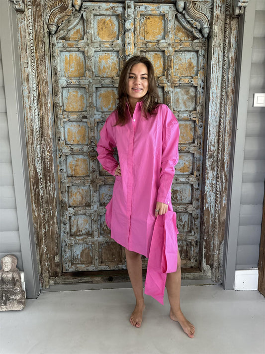 Tina skjortekjole med belte pink
