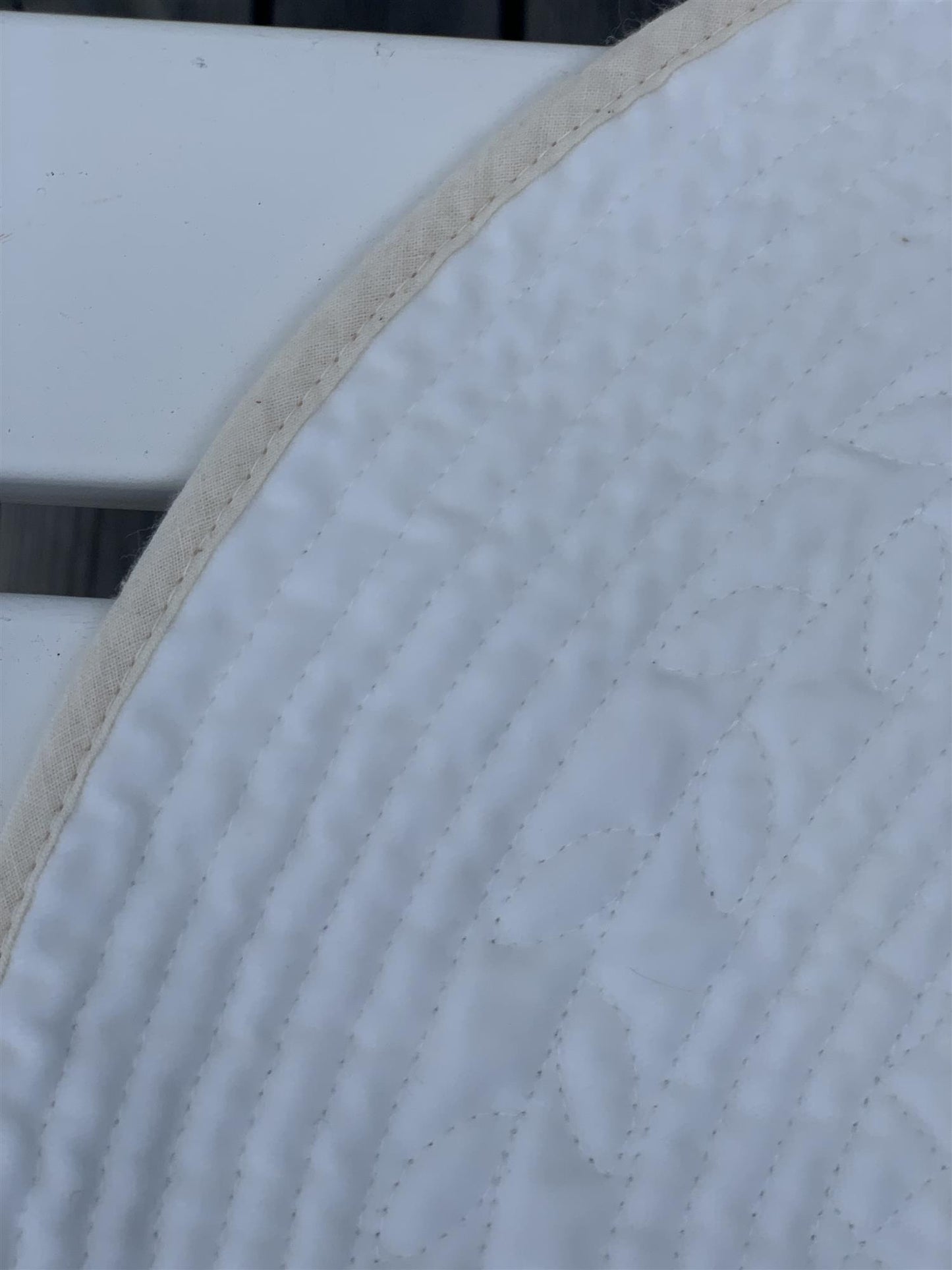Spisebrikke velur rund Ø: 40 cm Off white