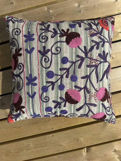 Putetrekk kantha med broderi 50 x 50 cm sage Nr 1