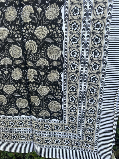 Duk 150 x 250 cm blokktrykket Hani black/natural