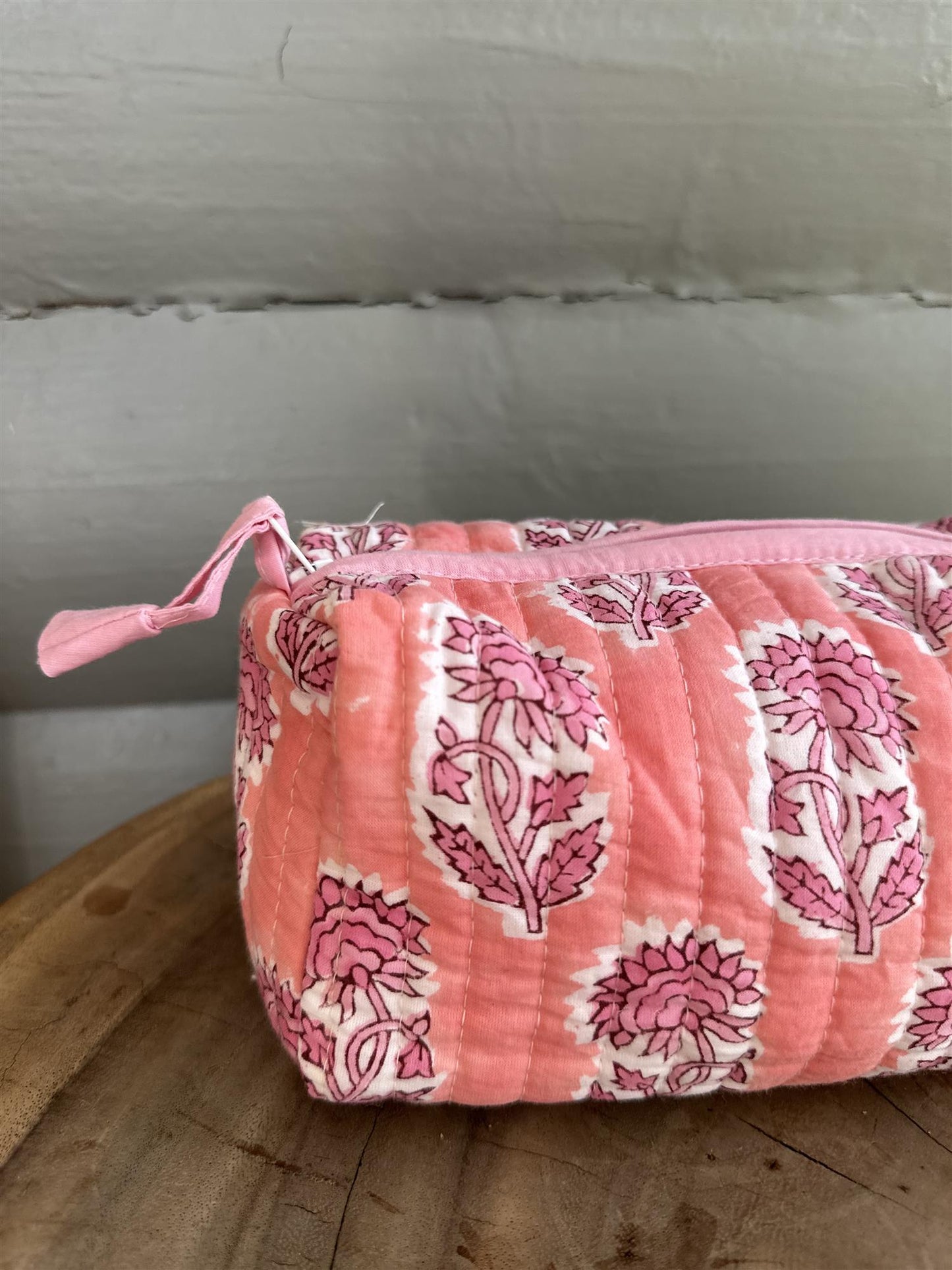 Sminkepung blokktrykket clover peach