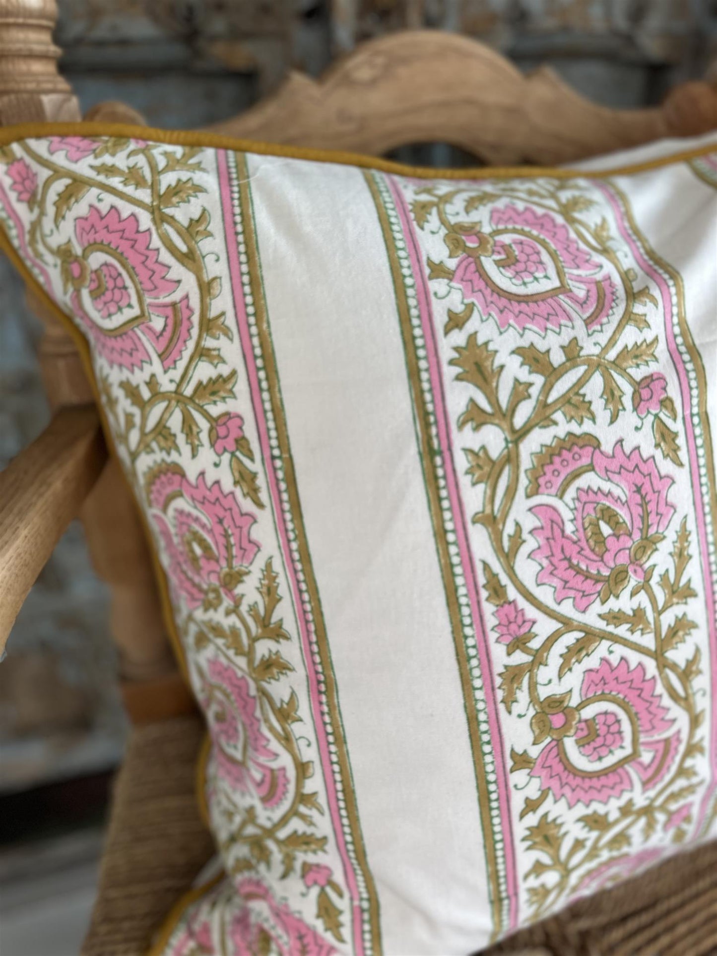 Putetrekk rulour blokktrykk 50x50 cm rose border