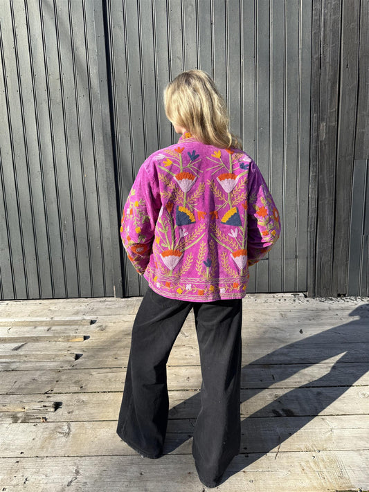 Anouska jakke velur lilla med blå/gul/oransje broderi