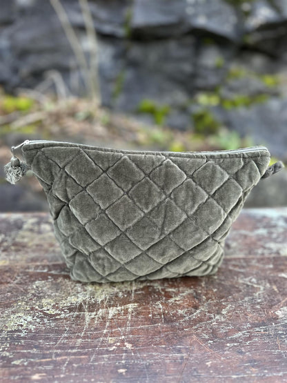Toalettmappe velur Military green