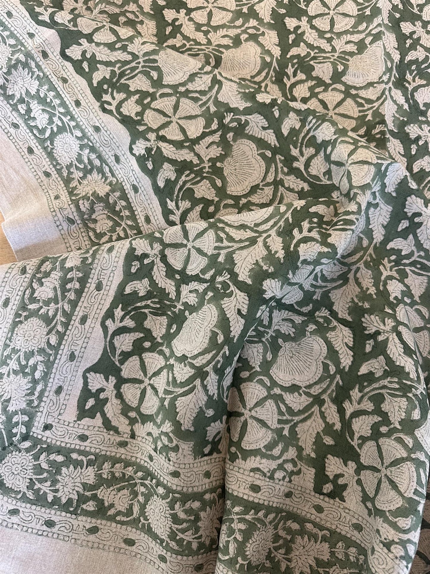 Duk 100% lin blokktrykket mønster 150x350 cm natur & grønn