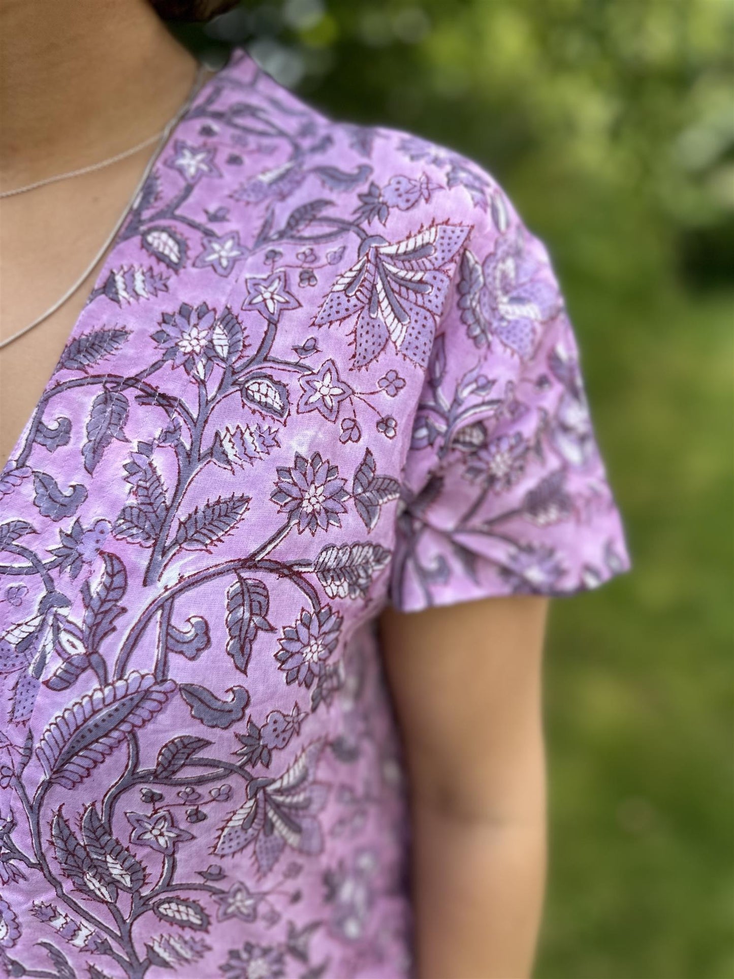 Lene kort kjole v-hals pink/purple